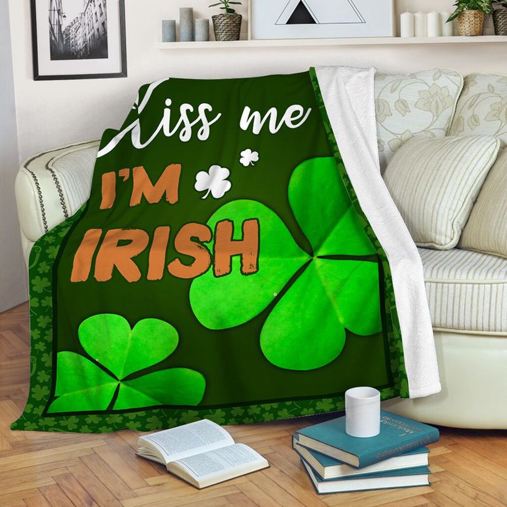 St Patrick s Blanket Kiss Me I m Irish Pre Fleece Throw Blanket Shamrock Pattern Printed Fleece Blanket 1 pdlkac.jpg