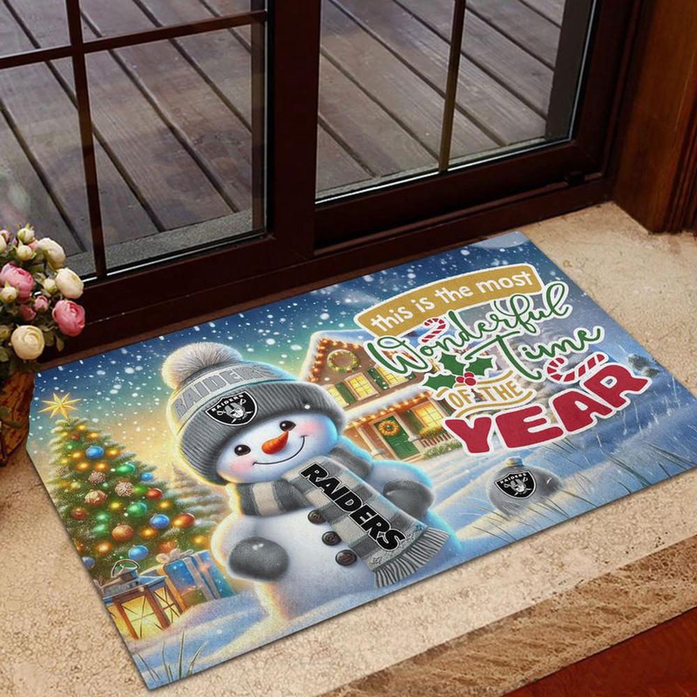 Las Vegas Raiders NFL Cute Snowman Christmas Rubber Base Doormat Las Vegas Raiders NFL Cute Snowman Christmas Rubber Base Doormat