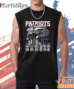 New England Patriots Brady 12 Trophy Timeline Graphic T-Shirt