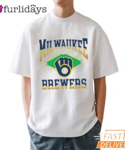 Milwaukee Brewers Baseball Field Diamond Graphic T-Shirt