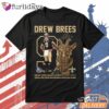 Drew Brees New Orleans Saints GOAT Tribute T Shirt DI Chuyen Hinh Anh IN Tren Mat Truoc Sang Mockup AO Mau Lay Ung Background Mau Thiet KE
