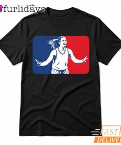 Retro Woman Graphic Vintage Style T Shirt DI Chuyen Hinh Anh IN Tren Mat Truoc Sang Mockup AO Mau Lay Ung Background Mau Thiet KE