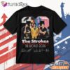 The Strokes Signature Graphic T Shirt – Black Rock Music Fan Tee Thiet KE Lai Hinh Anh Tren Mau Sao Cho Hot Trend Moi EP Hon Roi DI Chuyen Hinh Anh IN Tren Mat Truoc Sang Mockup AO Mau