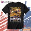 Yes I Am Old But I Saw Back to Back Champions T Shirt DI Chuyen Hinh Anh IN Tren Mat Truoc Sang Mockup AO Mau Lay Ung Background Mau Thiet KE